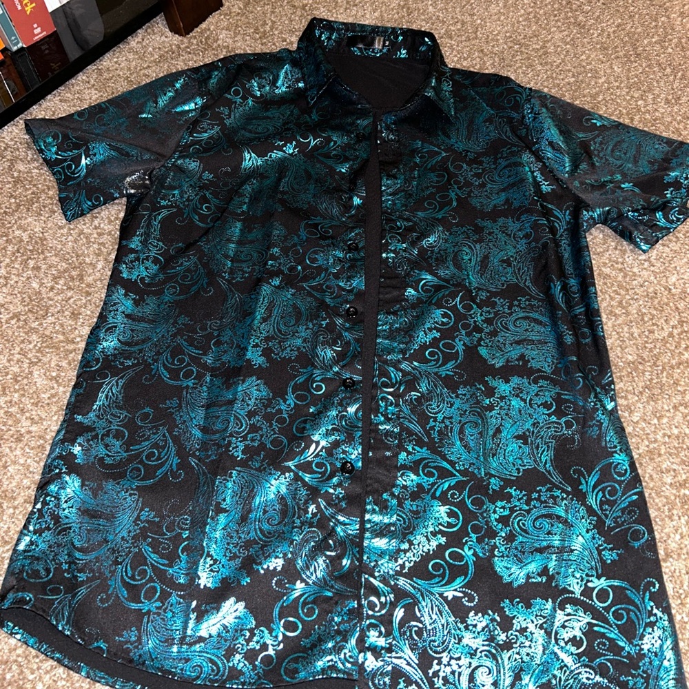 Short sleeve button down top